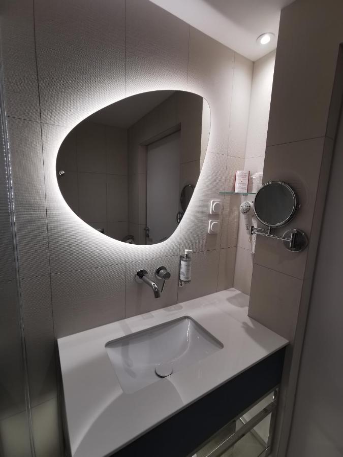 Zhong Hua Hotel 3*