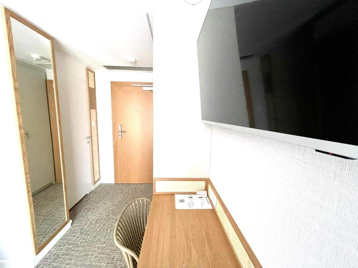 Zhong Hua 3* Sopot